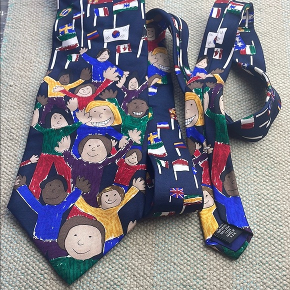 Vintage 1994 Save The Children Silk Tie Flag Art - Picture 3 of 14